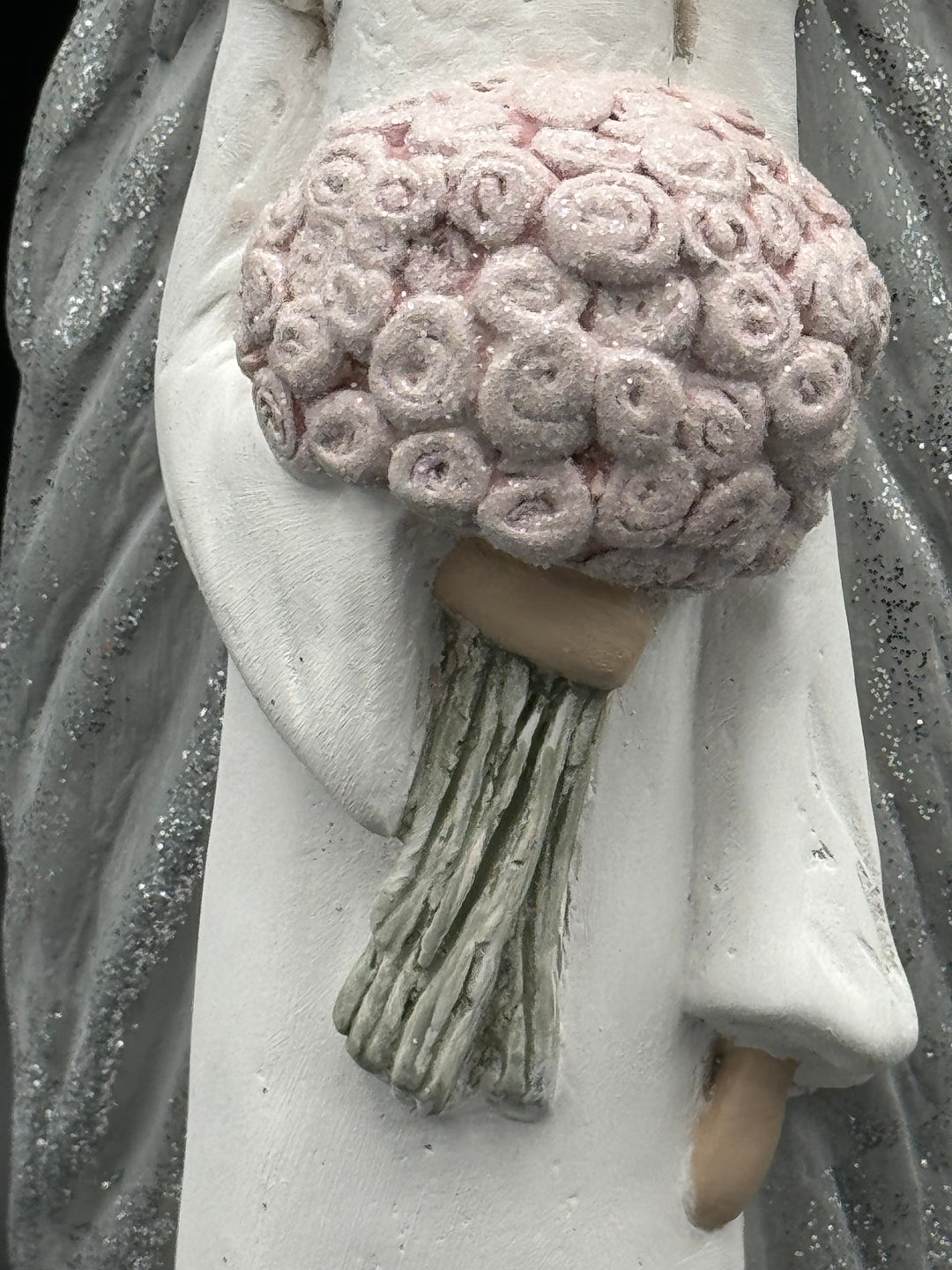 Vivartis Angel- Seraphim's Floral Embrace - Guardians of Rose Petals (503)
