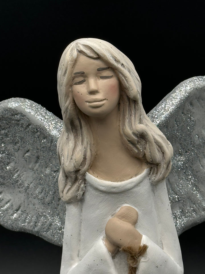 Vivartis Angel- Hearts Entwined - Love's Embrace (601)