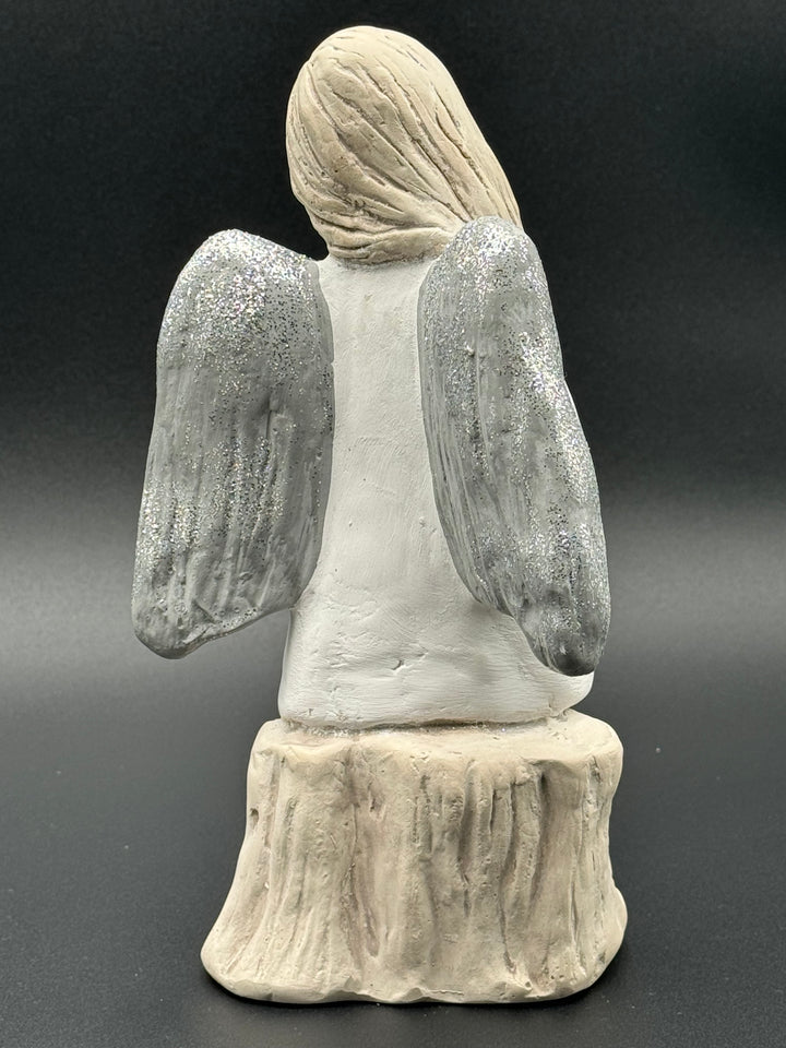 Vivartis Angel- Cherubic Elegance - The Heart bearer Angel (429)