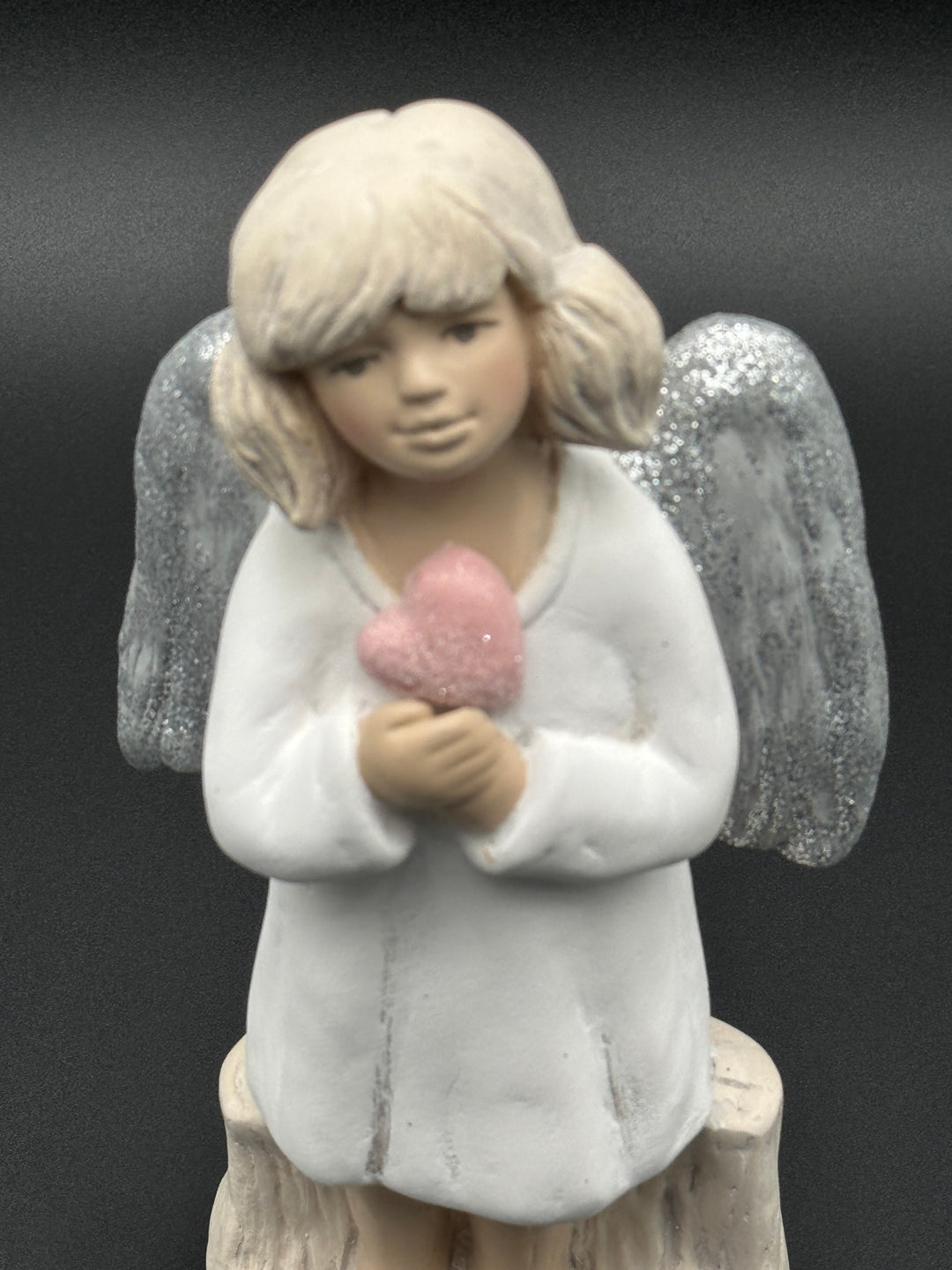 Vivartis Angel- Cherubic Elegance - The Heart bearer Angel (429)