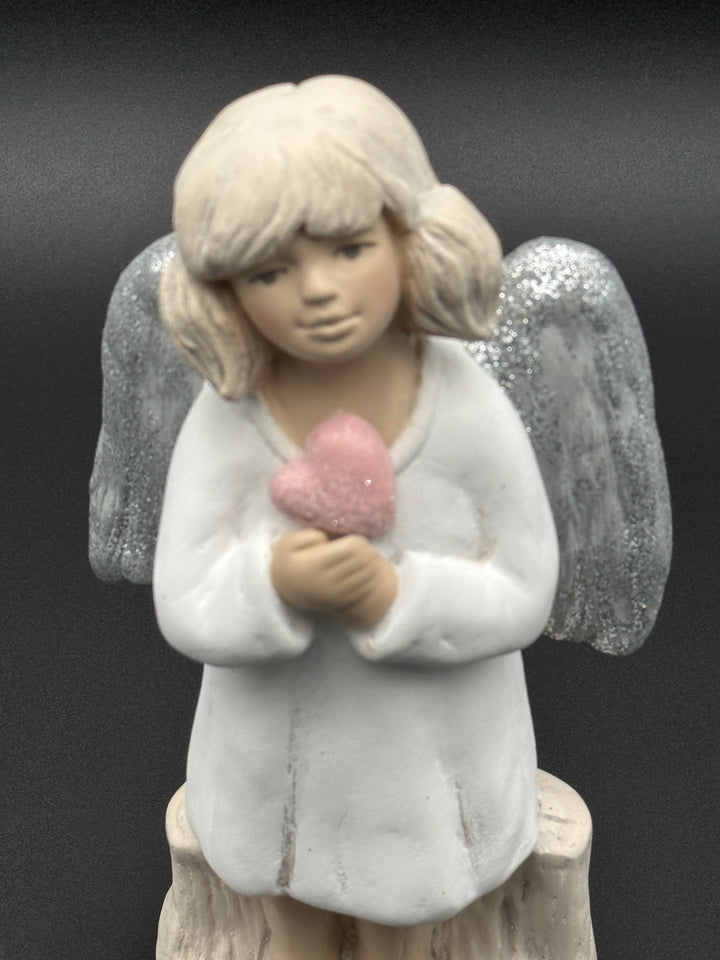 Vivartis Angel- Cherubic Elegance - The Heart bearer Angel (429)